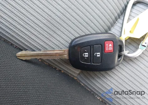 2014 Toyota Prius C Two z USA, uszkodzony, nr VIN JTDKDTB38E1083409